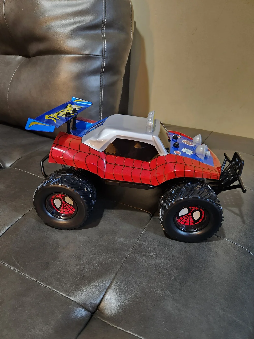 Marvel Spider-Man Red, Blue & White RC Monster Truck